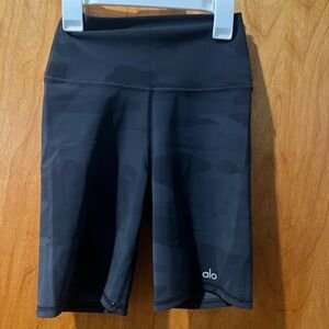 ALO Yoga Women's Dark Camouflage Bike Shorts